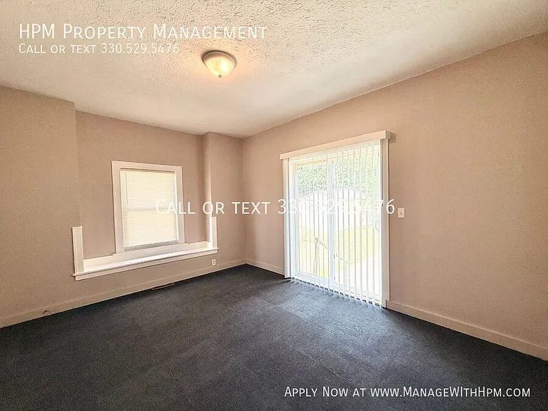 2202 Brownlee Ave NE — Photo 12