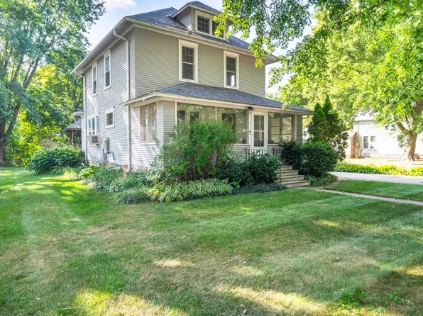 303 N Lincoln Ave, Graettinger, IA 51342