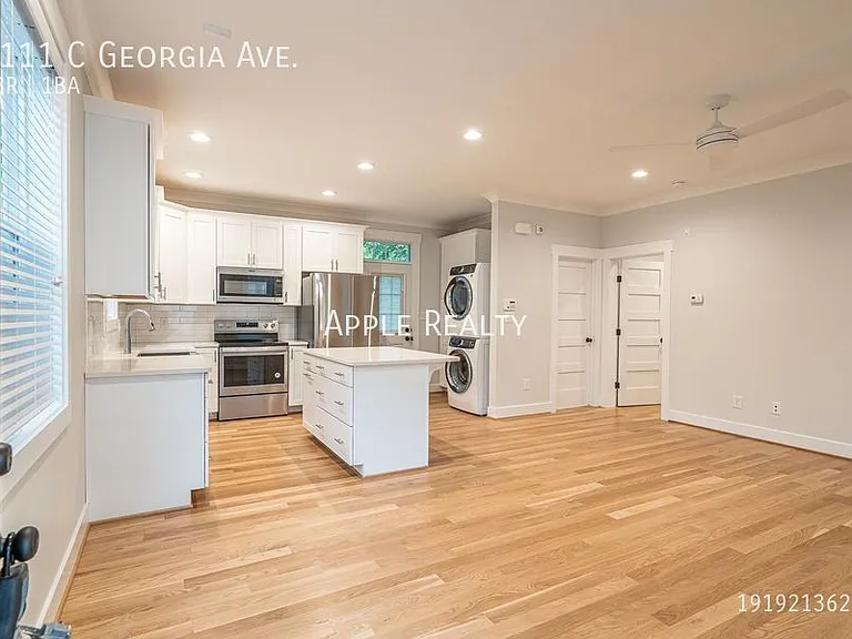 1111C Georgia Ave — Photo 2