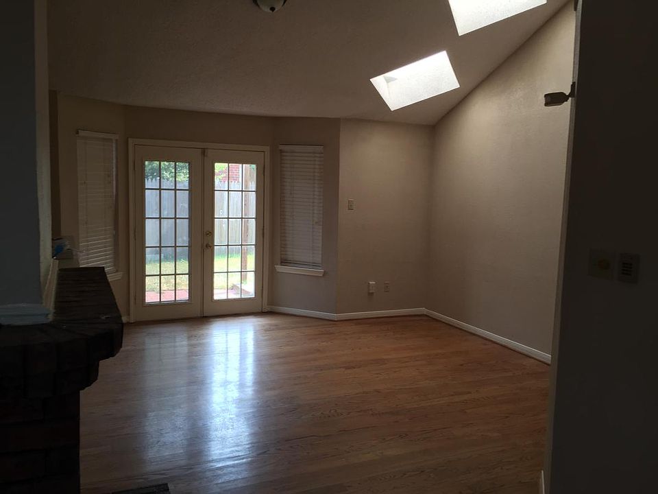 1st image of 5329 Village Green Dr