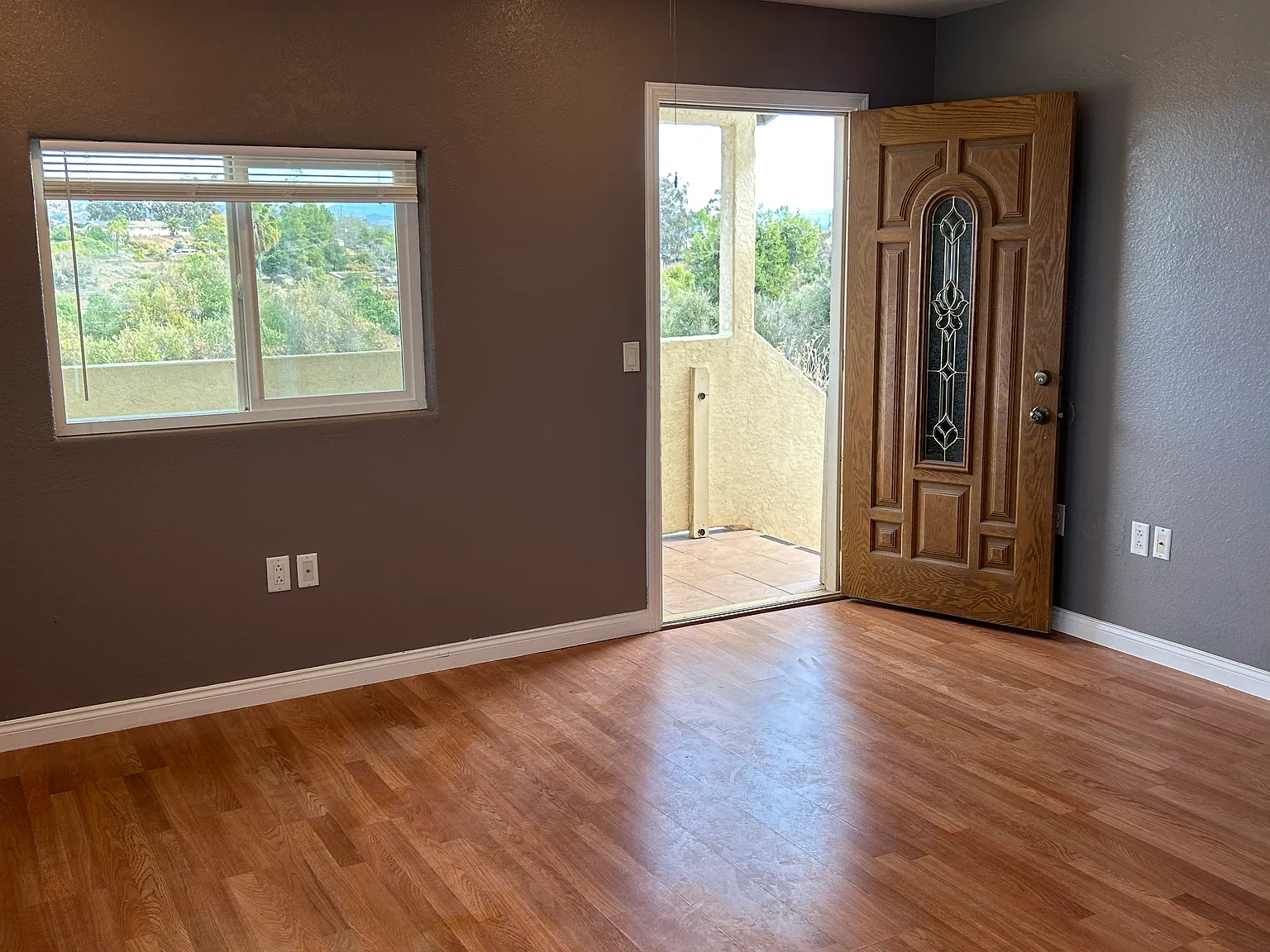 1514-16 Calavo Dr — Photo 2