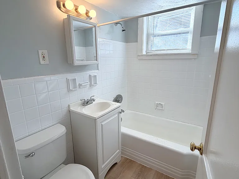 18 Linden St #5 — Photo 6