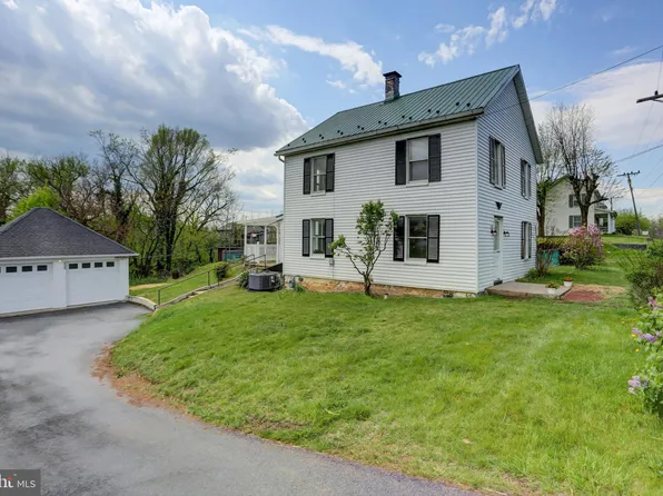 438 Buchanan Trl W, Greencastle, PA 17225