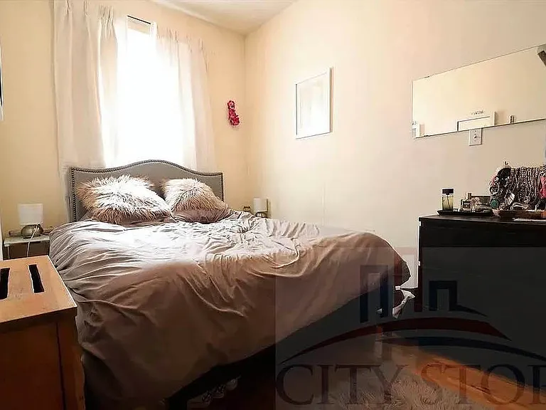 306 W 73rd St #2 — Photo 4