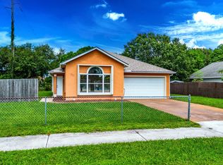 726 Maple Ave, Fort Pierce, FL 34982