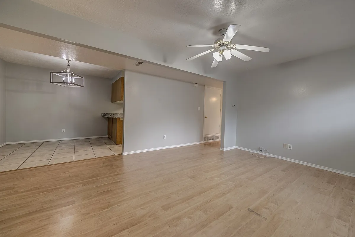 Building Photo - 1273 N Riverside Ave #3