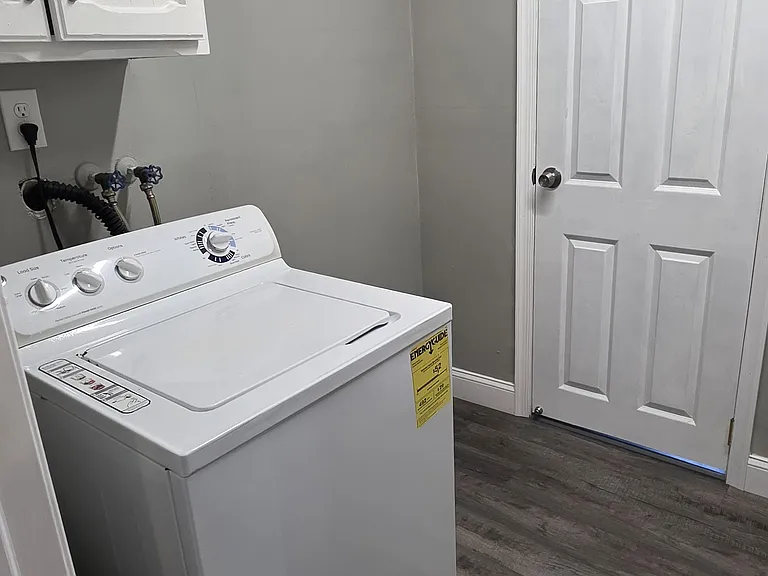 Carvel Laundry w_04232026