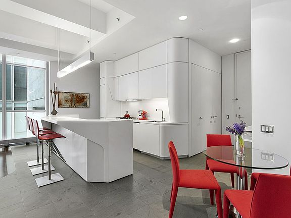 4th image of 166 Perry St #6C