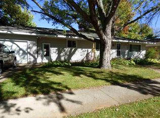2960 Oak St, Stevens Point, WI 54481