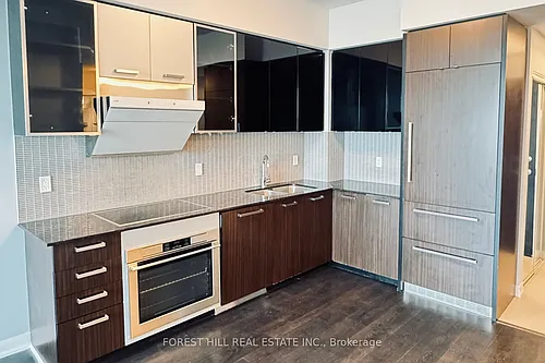 5162 Yonge St Photo 1