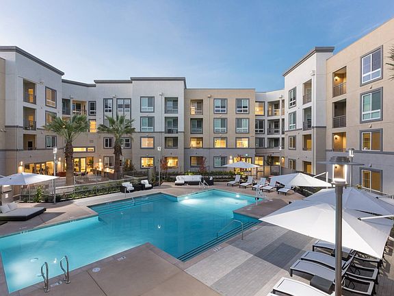 Pool and pool chairs | Apartments in Dublin, CA | Aster Apartments