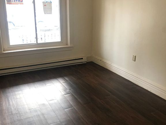 3rd image of 722 N 9th St