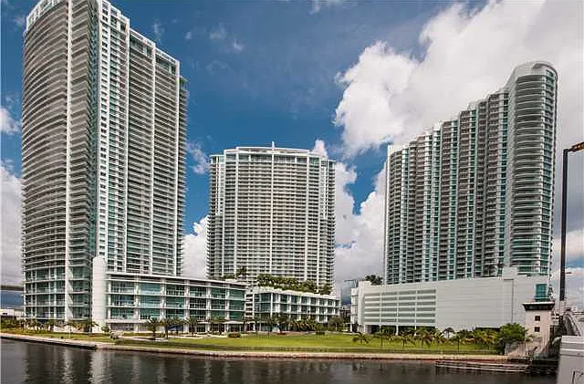 2 bed, 1129 sqft, $3,600 — Photo 3