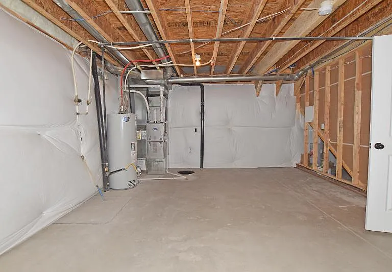 8615 15th Street Rd — Photo 16