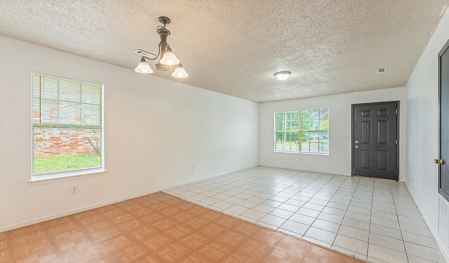 3 bed, 2.0 bath, 1144 sqft, $1,140 — Photo 2