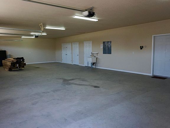 3rd image of 527 Legacy Ln