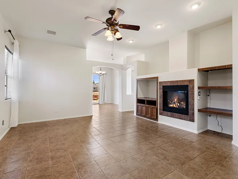 6913 E Voltaire Dr — Photo 4