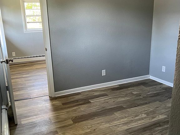 4th image of 301 S Western Ave APT B