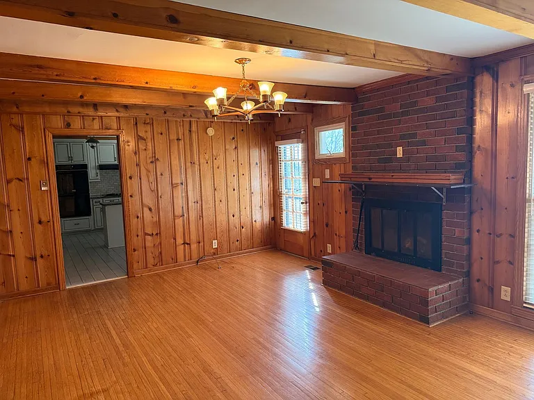 102 Medearis Dr — Photo 6