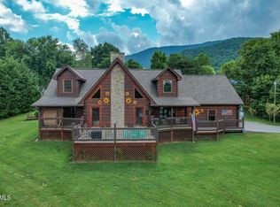 3320 Valley Ln, Sevierville, TN 37862