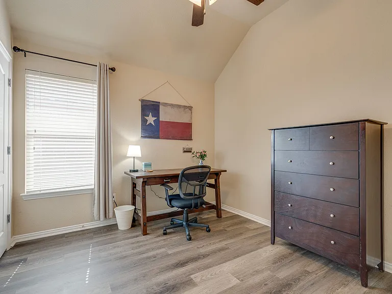 1105 Lone Pine Dr — Photo 8