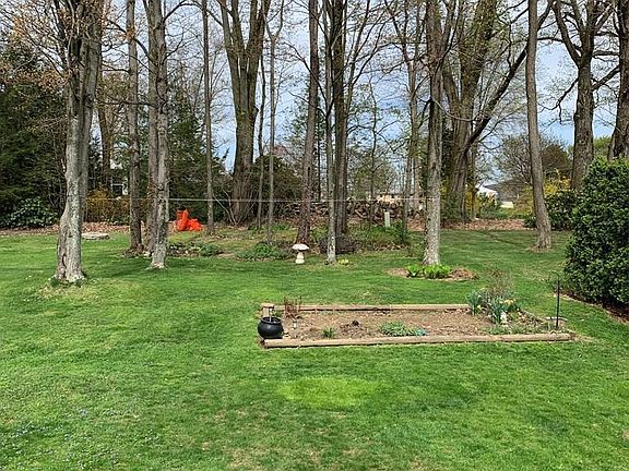 4th image of 239 Marietta Dr