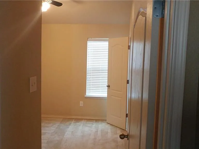 8512 Minturn Dr — Photo 11