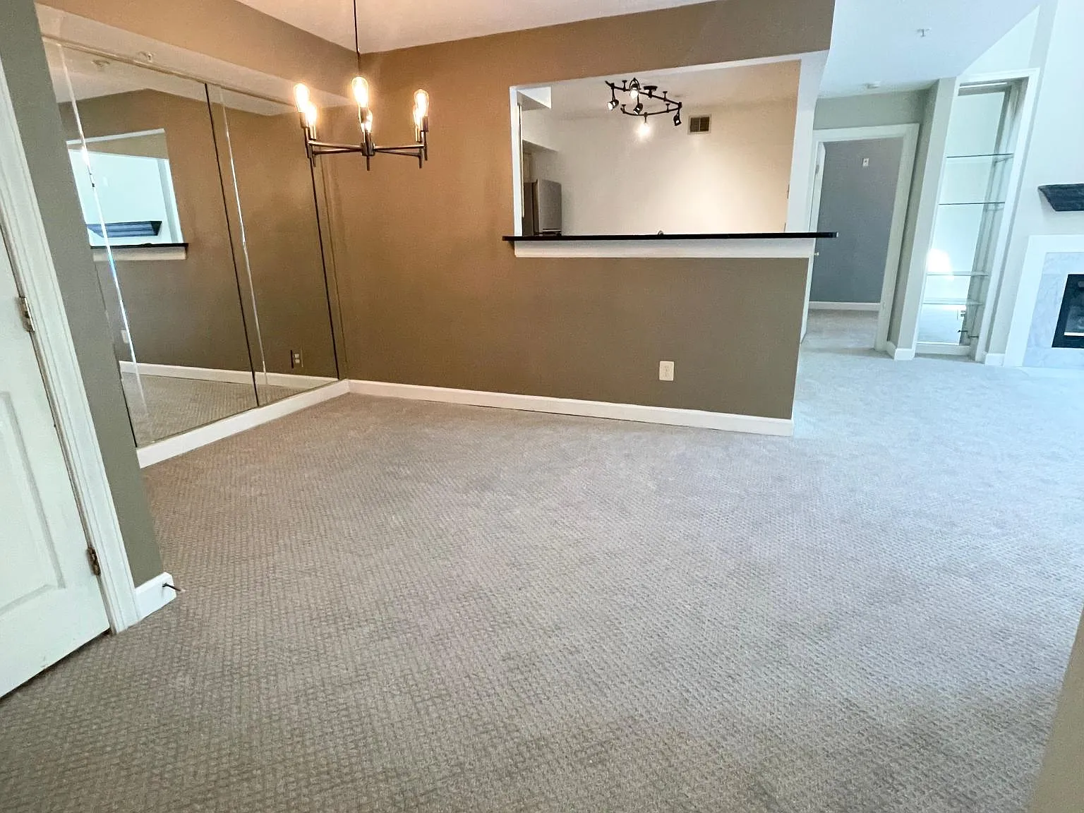 2 bed, 1580 sqft, $2,800 — Photo 4