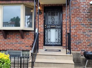6724 N Lawrence St, Philadelphia, PA 19126