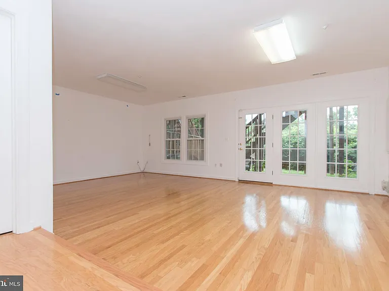 13559 Flowerfield Dr — Photo 19