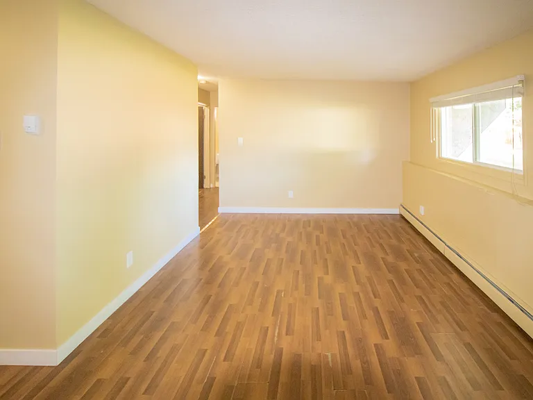590 Columbia Blvd W — Photo 13