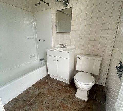 2nd image of 123 Park Ave #11002053