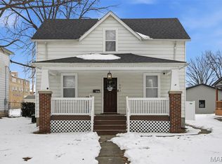 607 Pine St, Highland, IL 62249