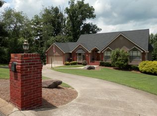 9716 Imperial Dr, Ooltewah, TN 37363
