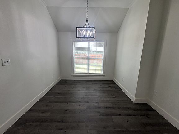 4th image of 405 Ranger St