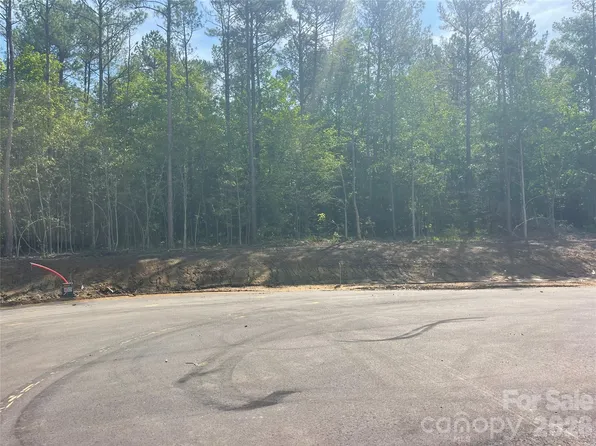 818 Everwood Dr, Mc Connells, SC 29726