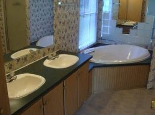 10 West St, Pataskala, OH 43062