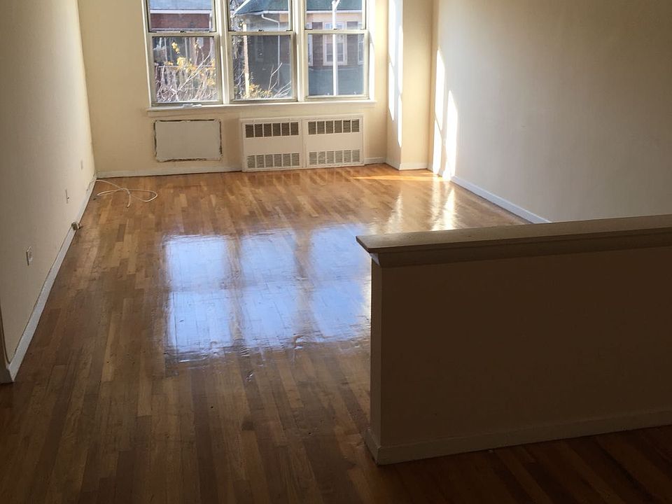 2nd image of 465 E 7th St APT 3K