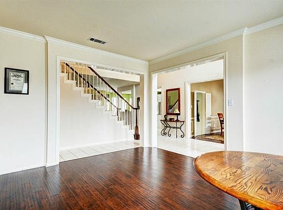 5th image of 1022 Hunters Creek Dr