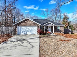 5 Renfrew Ln, Bella Vista, AR 72715