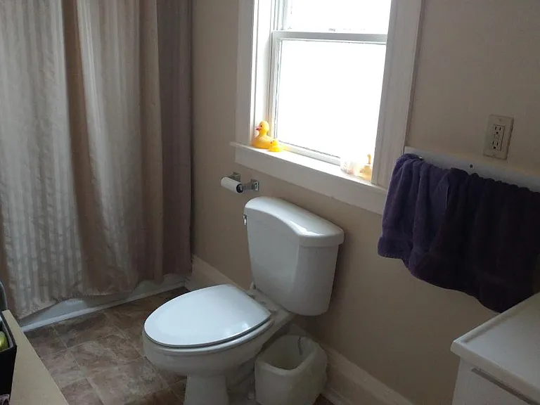 Renovated Bathroom, 2 Baths!