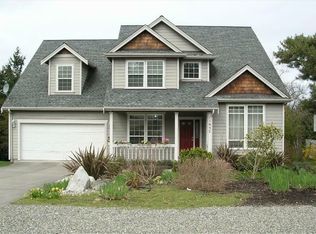11658 NE Sunset Loop, Bainbridge Island, WA 98110