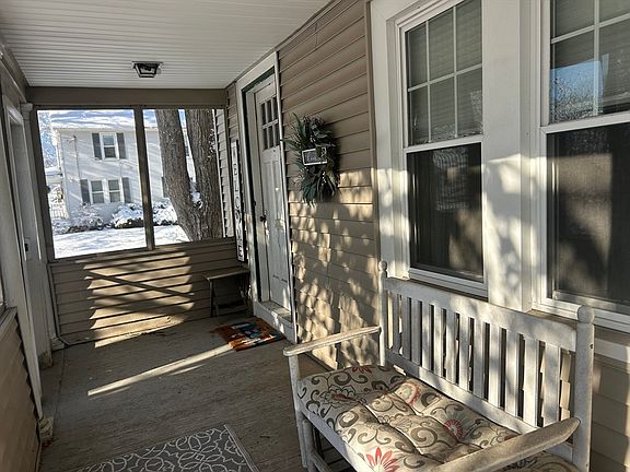 5th image of 32 Lealand Ave
