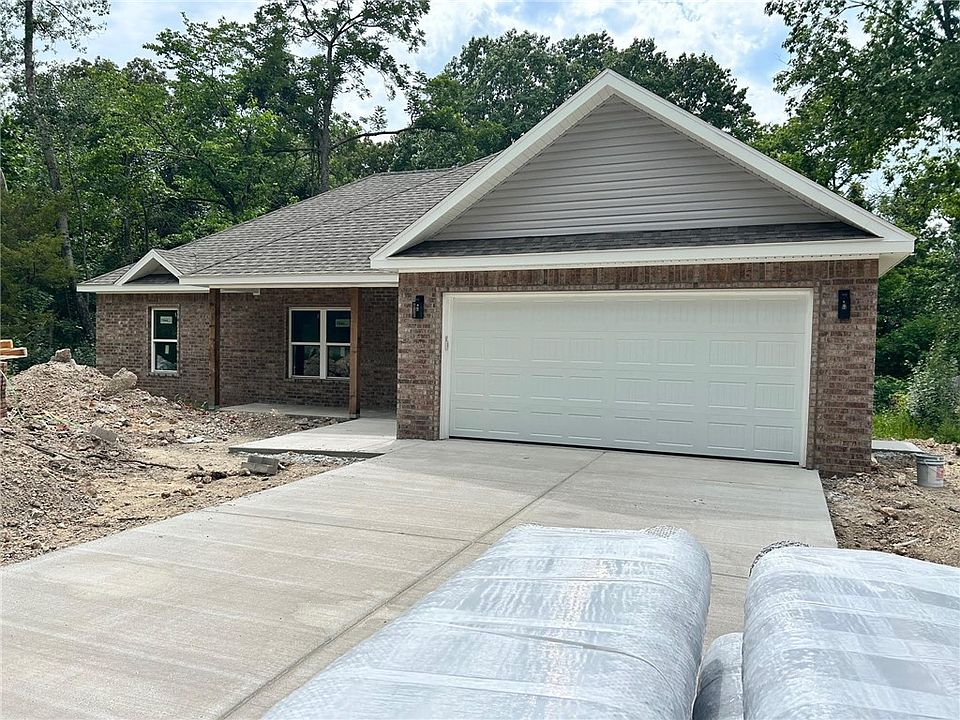 1st image of 9 Hastings Ln