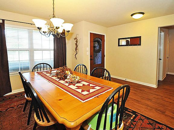 5th image of 18018 Surrey Lake Ln