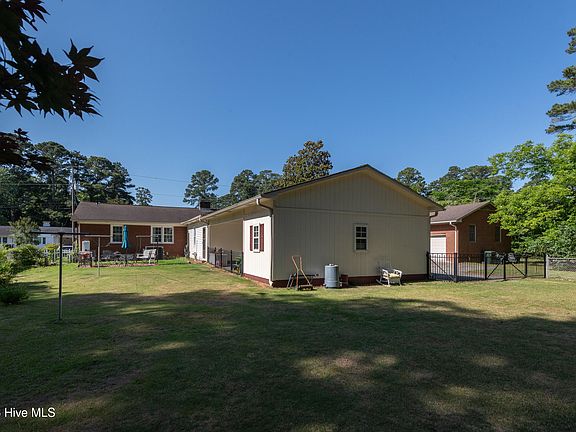 4th image of 1705 Englewood Drive