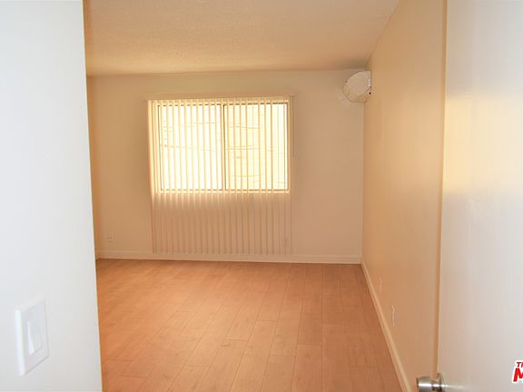 3rd image of 642 N West Knoll Dr APT 104