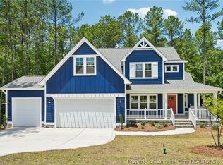 101 Graduate Ct, Spring Lake, NC 28390
