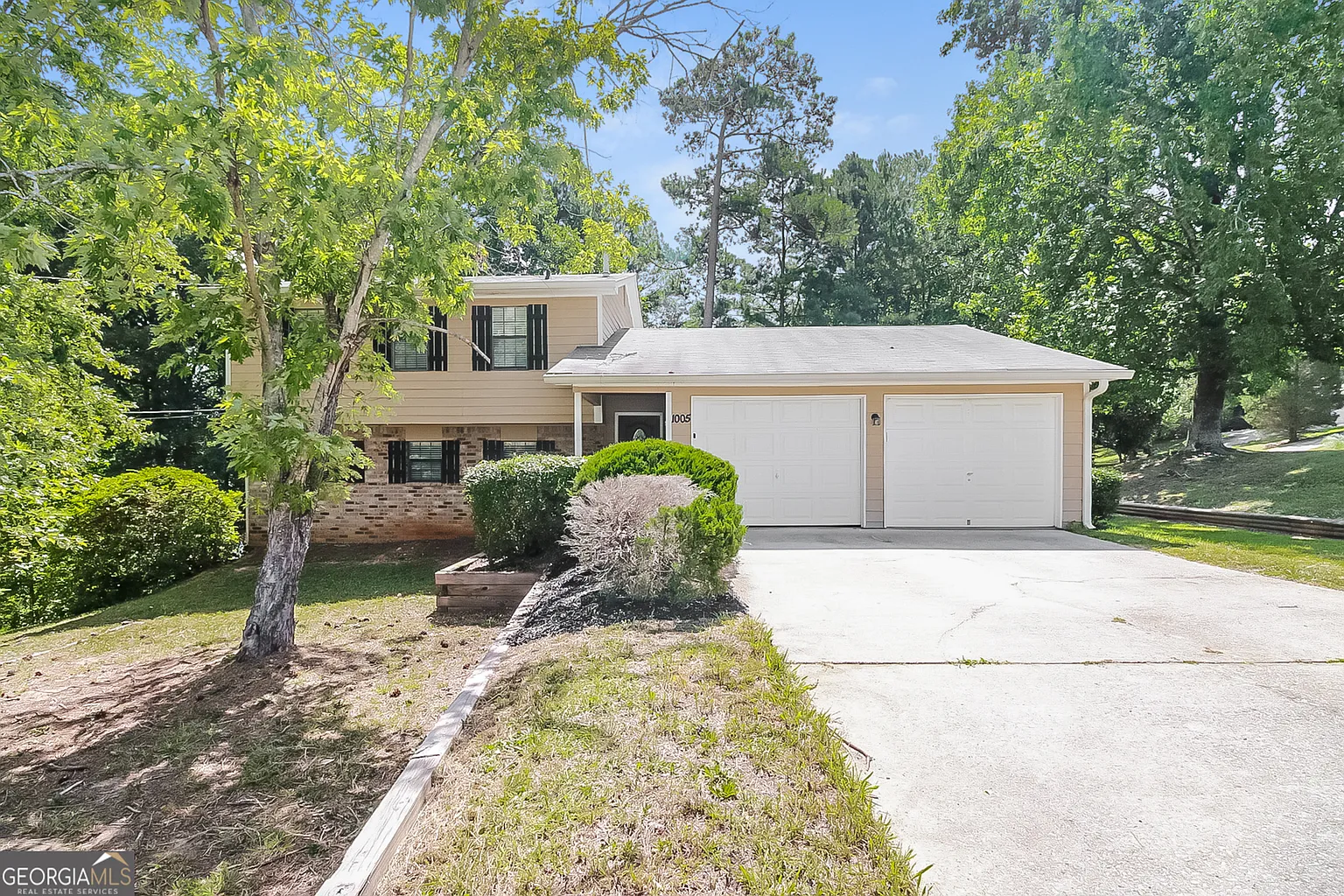 1005 Lombardy Way photo 1
