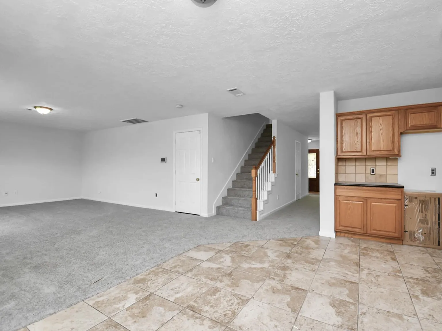 4 bed, 2.5 bath, 2852 sqft, $2,200 — Photo 4